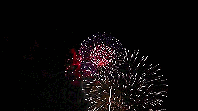 fireworks2.thumb.gif.ef4d77df108f18626d6